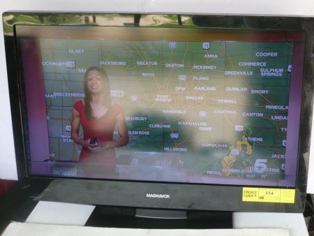 Magnavox 32 LCD TV w Built In DVD Player 32MD311B Cheap