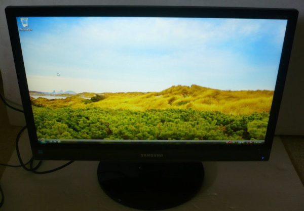 Samsung S24C230BL 23.6-Inch Series 2 LED Monitor (small scratch) Online now