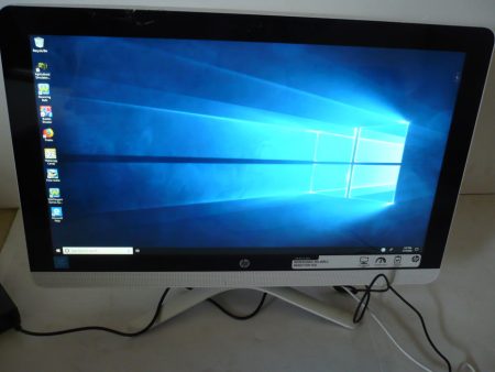 USED HP 22B013W ALL IN ONE Computer GRADE C, LIGHT USE, OUTER GLASS CRACKED UPPER LEFT For Sale