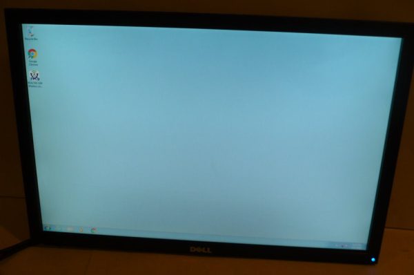 USED DELL P2210T Computer Monitor GRADE C, LIGHT USE, WITH STAND Hot on Sale